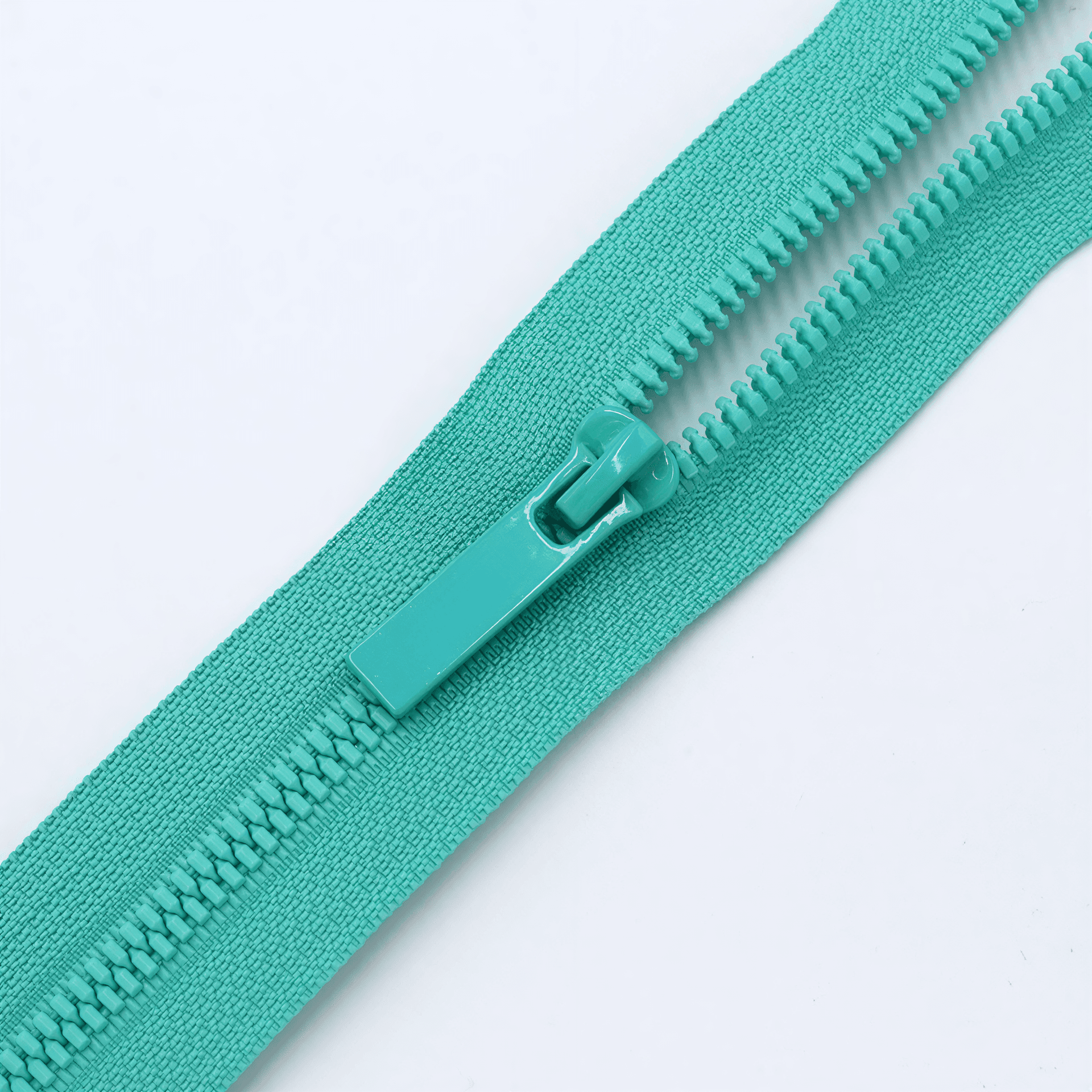 Round-Teeth Plastic Zipper